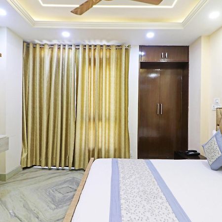 Hotel Samrat Residency 10 Mints Walking Distance Nizamuddin Railway Station Új-Delhi Kültér fotó