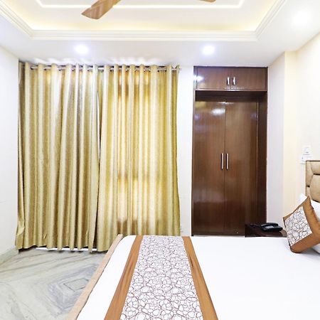 Hotel Samrat Residency 10 Mints Walking Distance Nizamuddin Railway Station Új-Delhi Kültér fotó