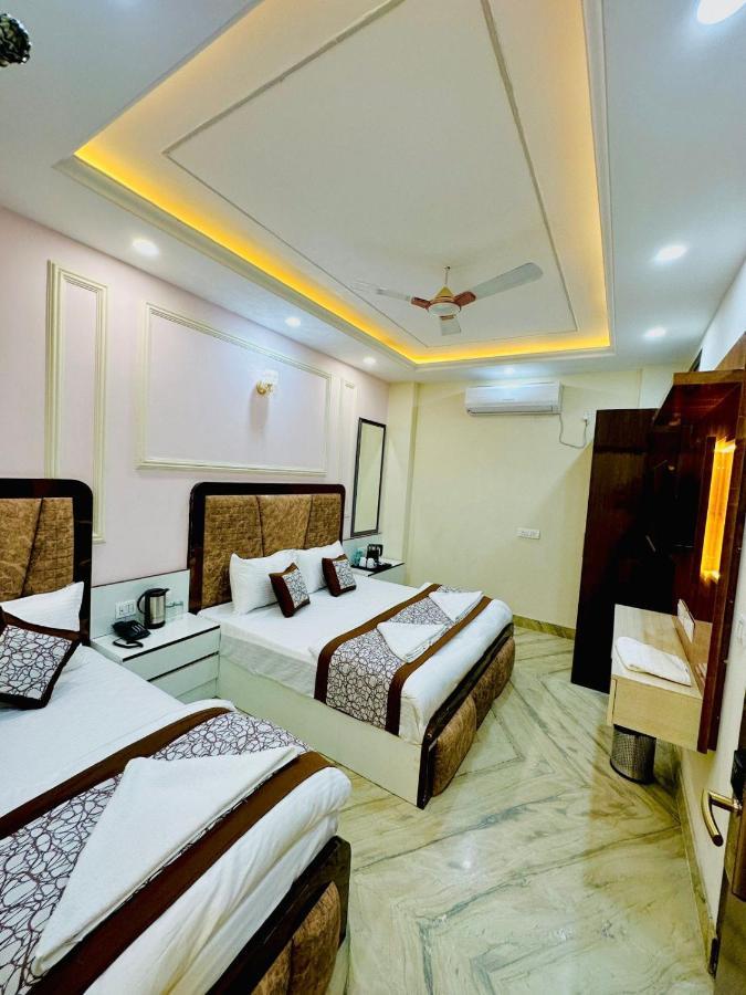 Hotel Samrat Residency 10 Mints Walking Distance Nizamuddin Railway Station Új-Delhi Kültér fotó
