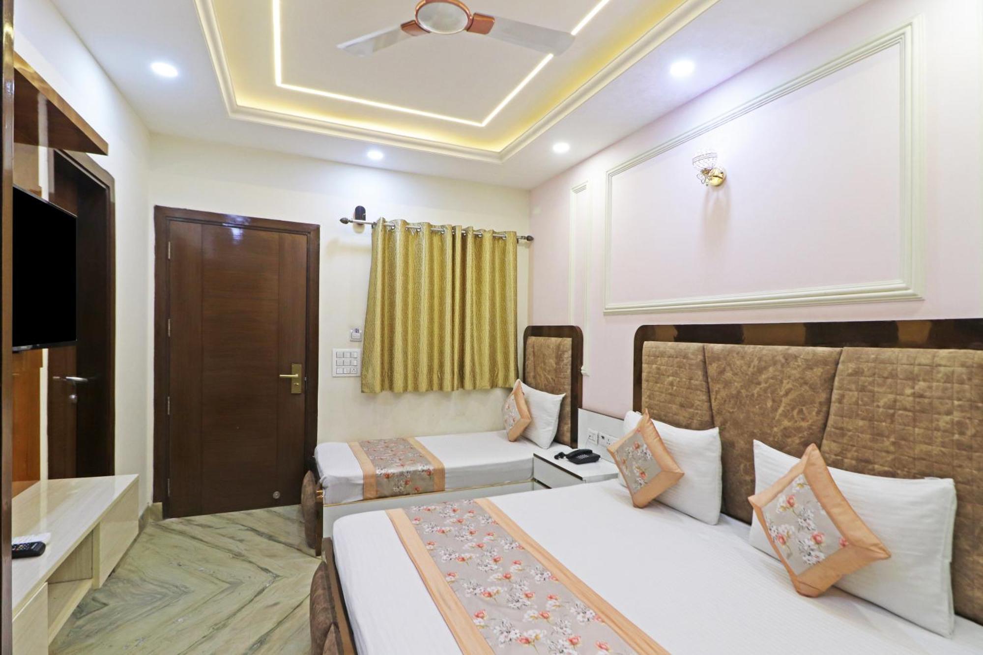 Hotel Samrat Residency 10 Mints Walking Distance Nizamuddin Railway Station Új-Delhi Kültér fotó
