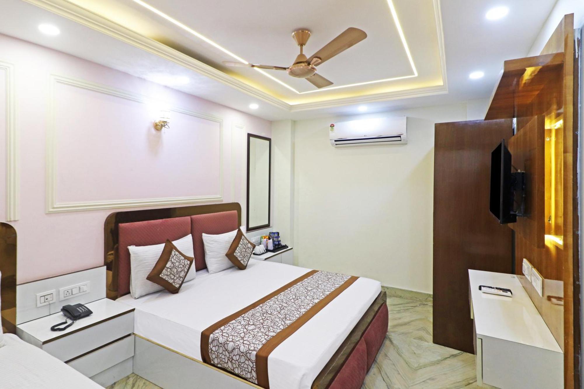 Hotel Samrat Residency 10 Mints Walking Distance Nizamuddin Railway Station Új-Delhi Kültér fotó