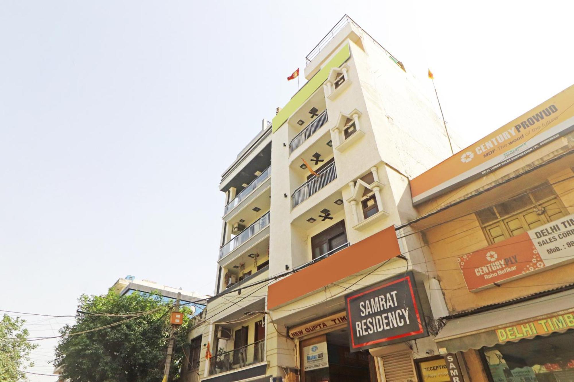 Hotel Samrat Residency 10 Mints Walking Distance Nizamuddin Railway Station Új-Delhi Kültér fotó