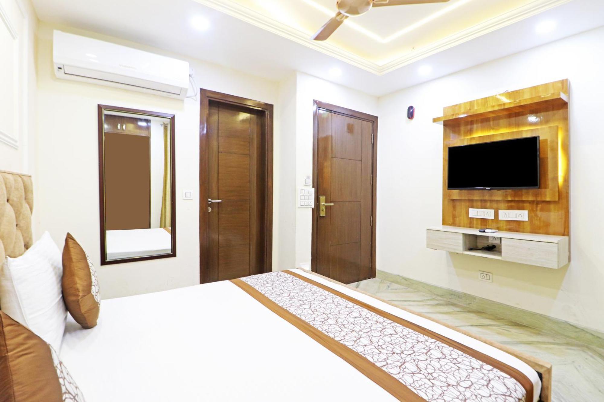 Hotel Samrat Residency 10 Mints Walking Distance Nizamuddin Railway Station Új-Delhi Kültér fotó