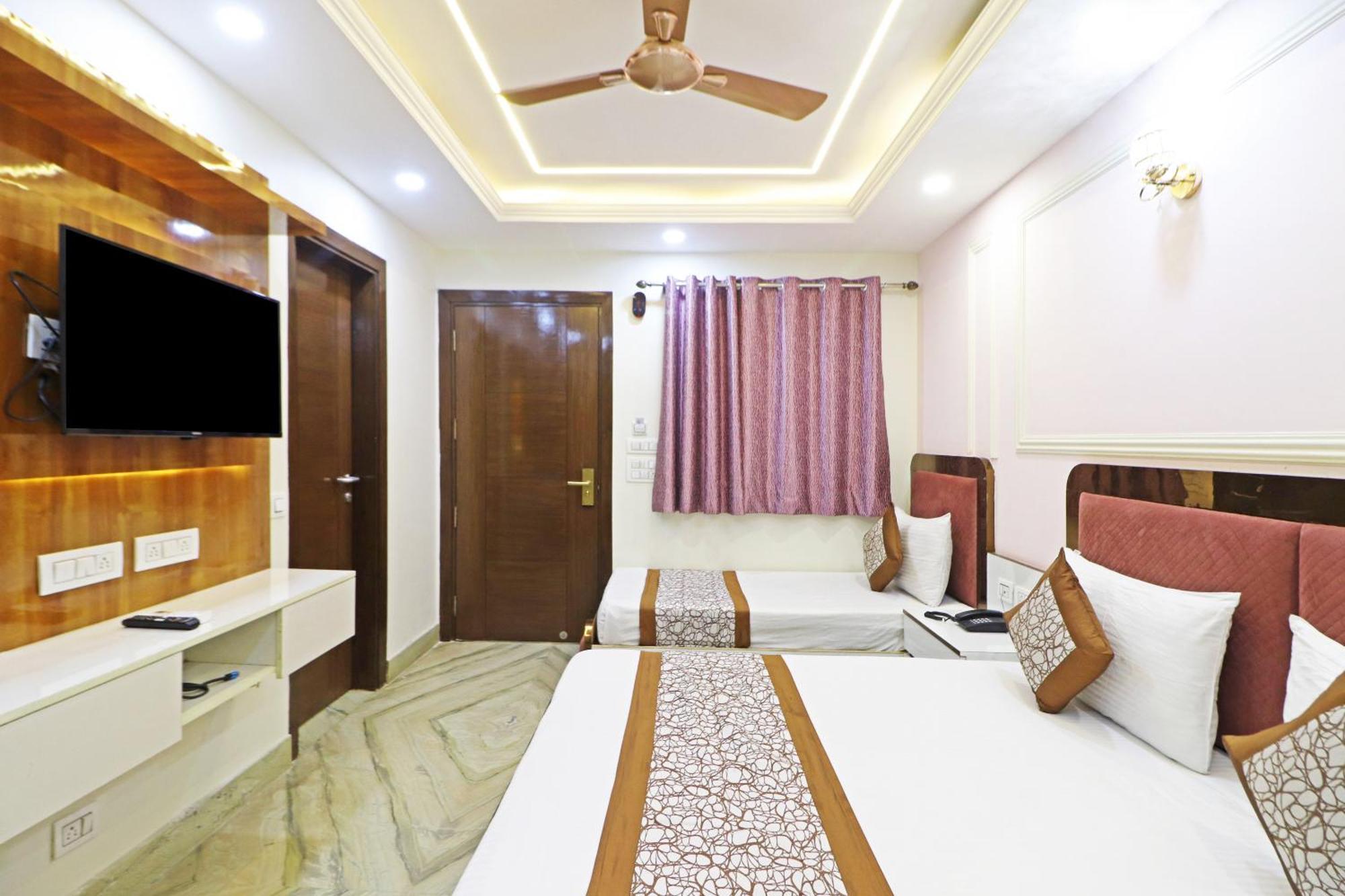 Hotel Samrat Residency 10 Mints Walking Distance Nizamuddin Railway Station Új-Delhi Kültér fotó