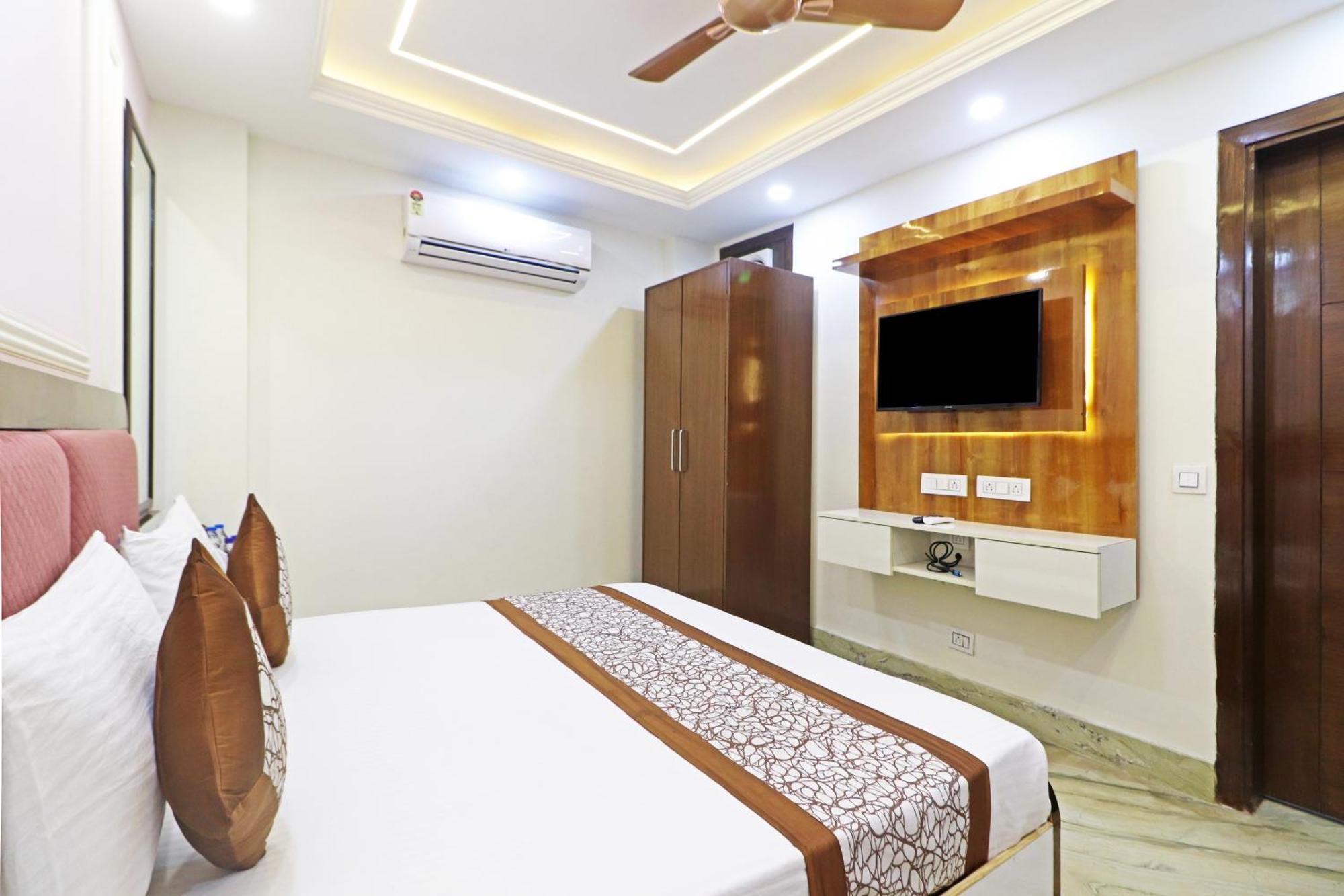 Hotel Samrat Residency 10 Mints Walking Distance Nizamuddin Railway Station Új-Delhi Kültér fotó