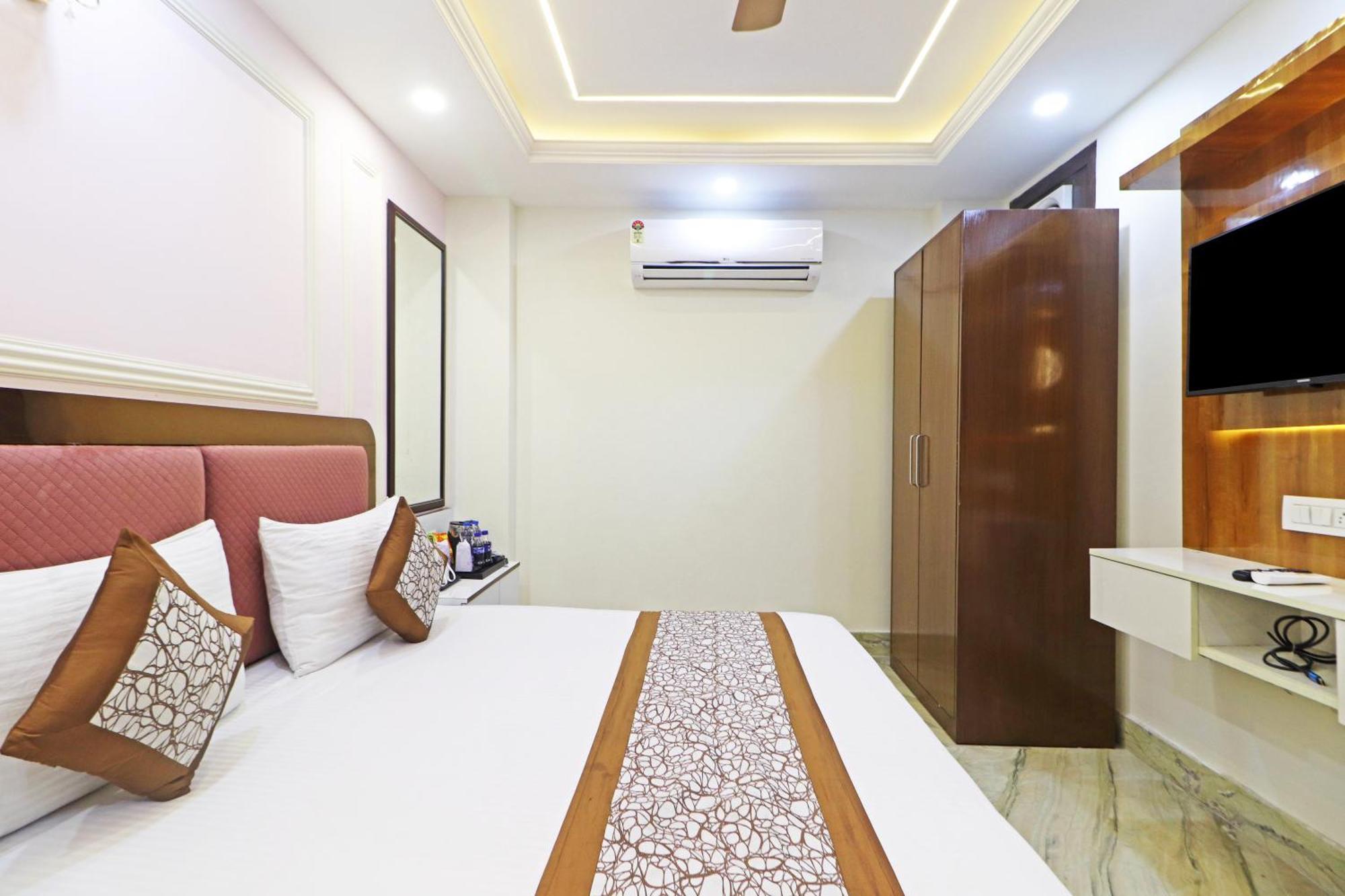 Hotel Samrat Residency 10 Mints Walking Distance Nizamuddin Railway Station Új-Delhi Kültér fotó