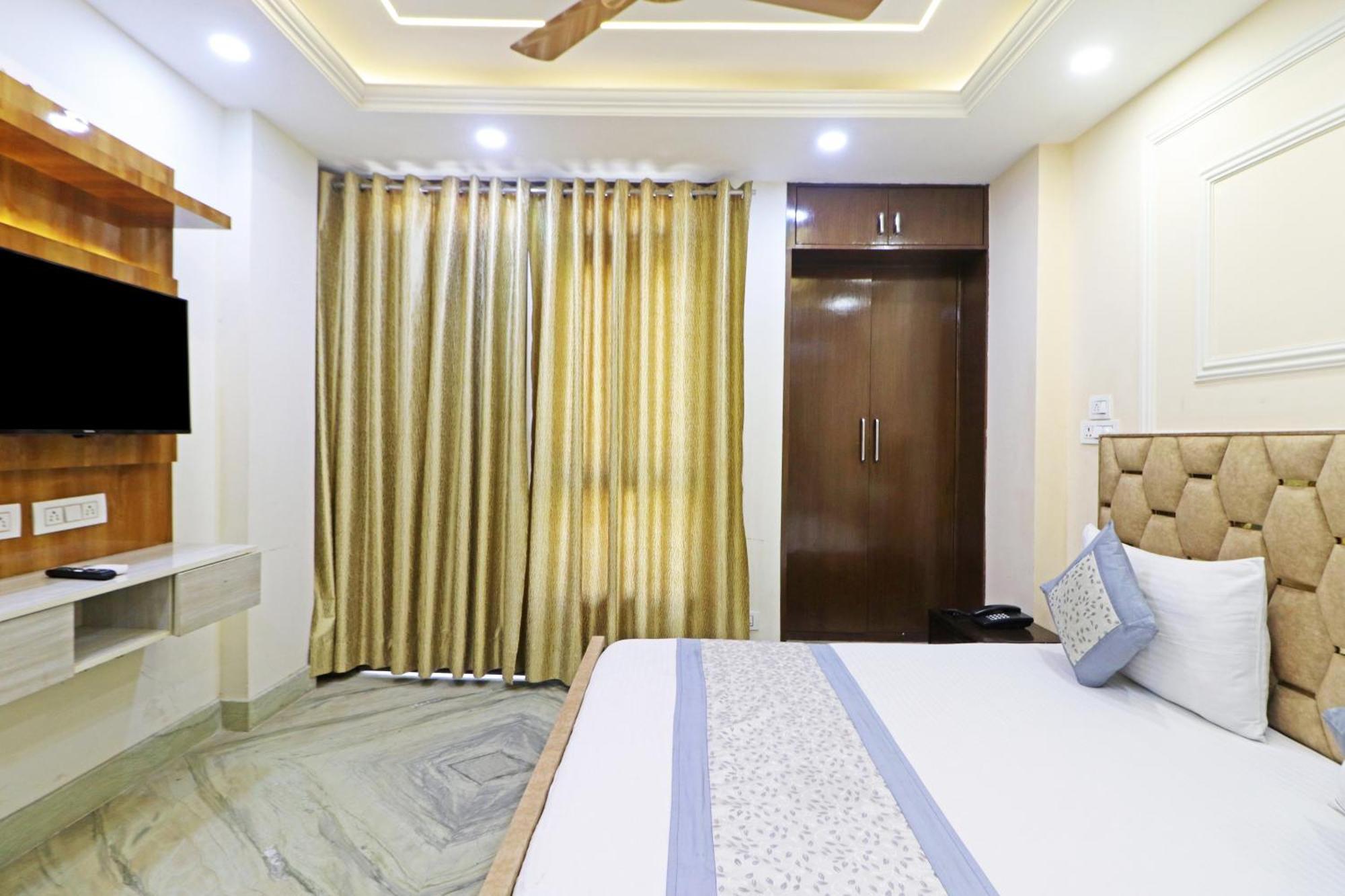Hotel Samrat Residency 10 Mints Walking Distance Nizamuddin Railway Station Új-Delhi Kültér fotó