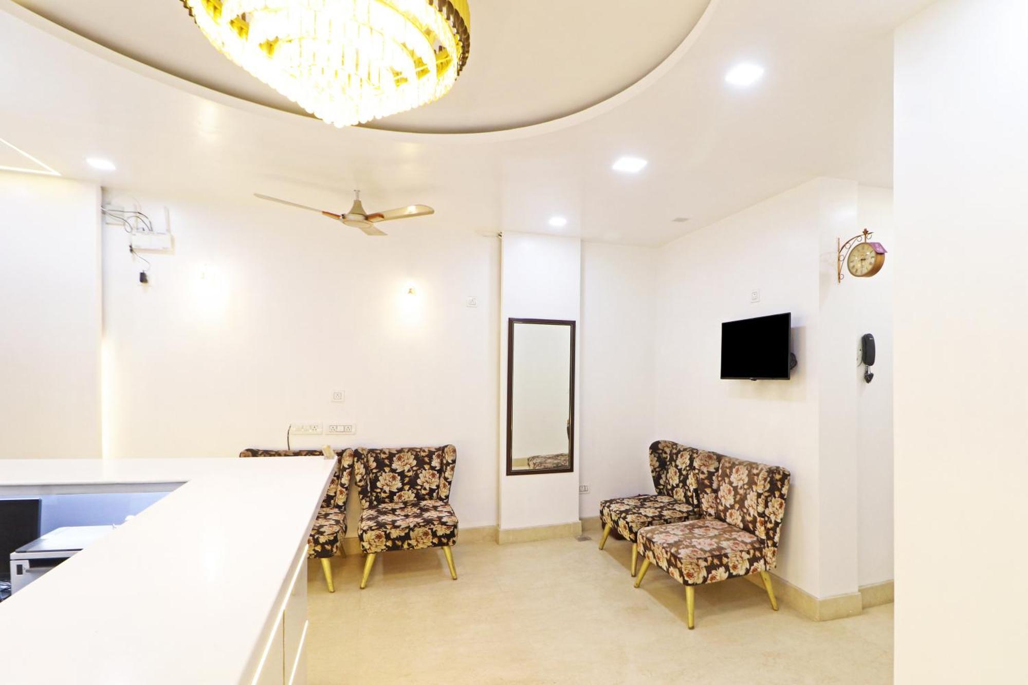 Hotel Samrat Residency 10 Mints Walking Distance Nizamuddin Railway Station Új-Delhi Kültér fotó