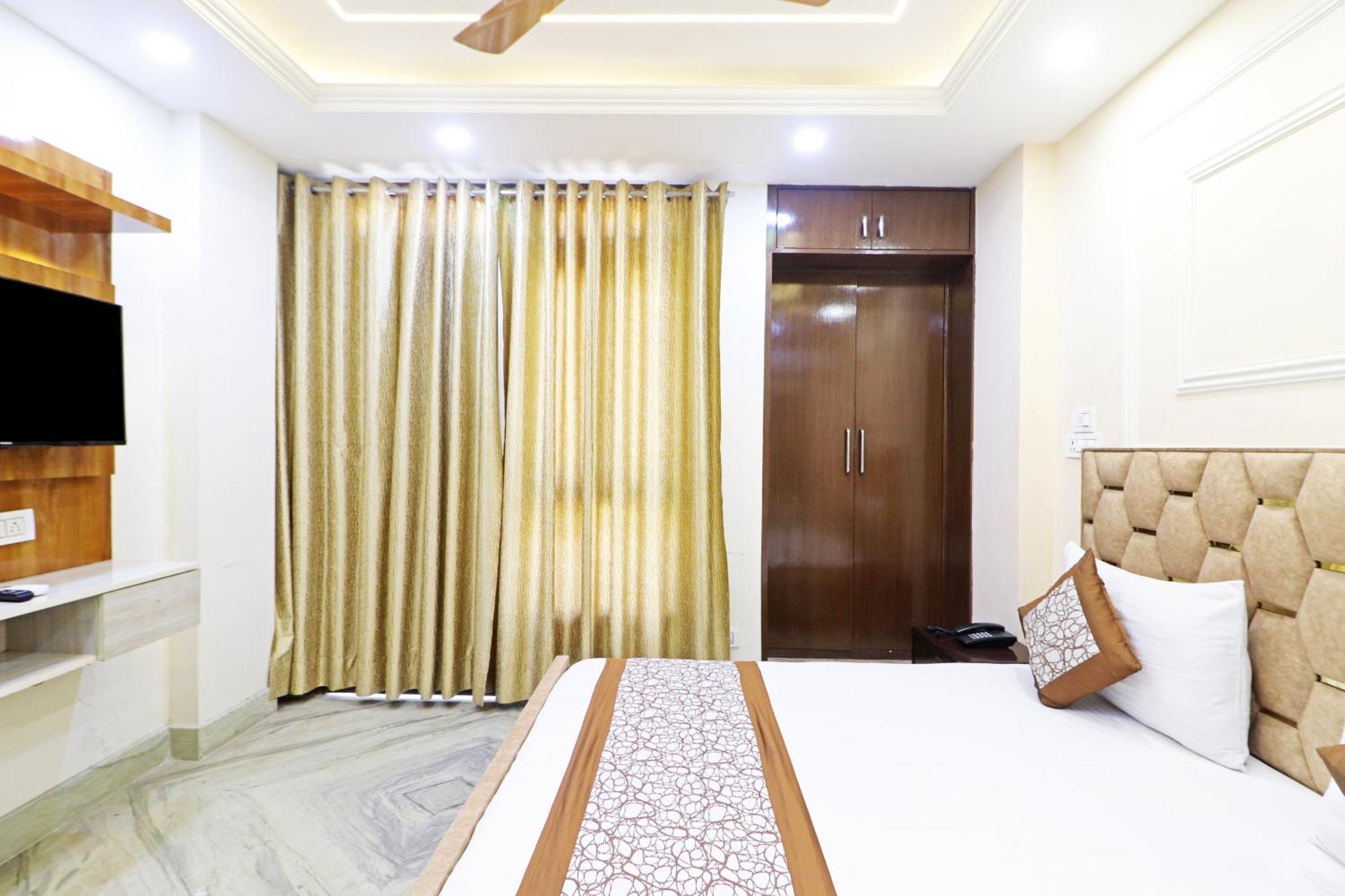 Hotel Samrat Residency 10 Mints Walking Distance Nizamuddin Railway Station Új-Delhi Kültér fotó